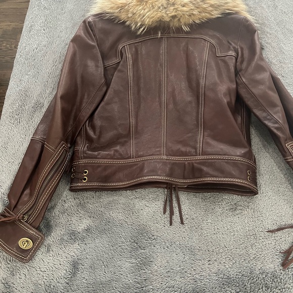 Women’s COACH LEATHER JACKET BROWN. Size 8 runs small. Beautiful. Worn once - Picture 8 of 9